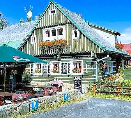 A Restaurace U Paseku 哈拉霍夫
