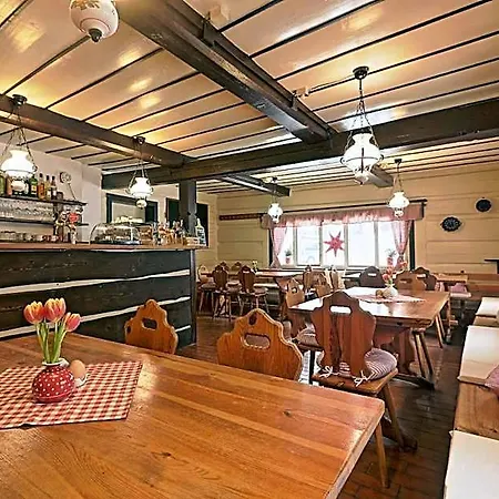 A Restaurace U Paseku 哈拉霍夫