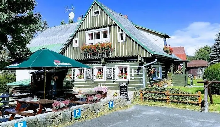 A Restaurace U Paseku بيت ريفي هاراشوف